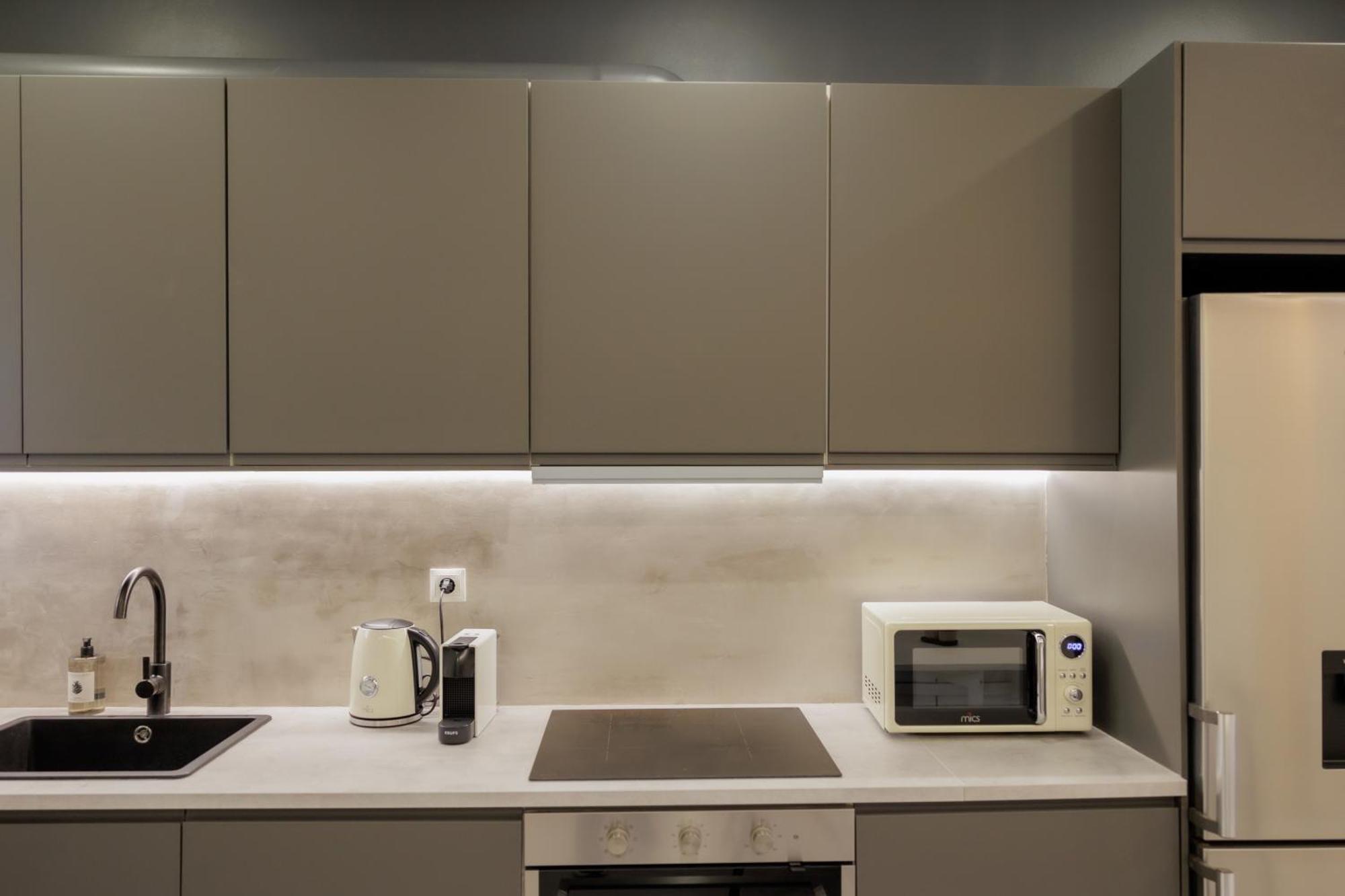 Modern 2Bdr Apt - 2' To Metro - Direct To Acropolis Atene Esterno foto