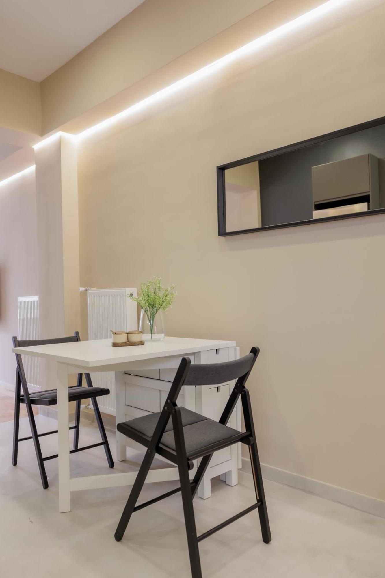 Modern 2Bdr Apt - 2' To Metro - Direct To Acropolis Atene Esterno foto